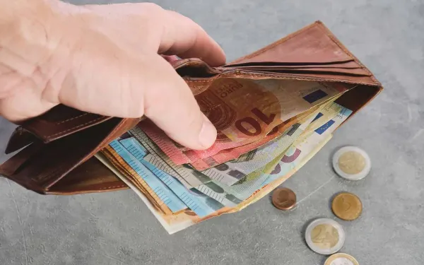 Dit is het pensioen dat de gemiddelde Vlaming maandelijks ontvangt in 2025: "De kloof blijft gigantisch!"