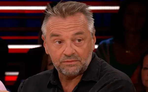 Tom Waes doet opvallende bekentenis over zijn rijbewijs na zware crash: "Dat duurt blijkbaar máánden..."