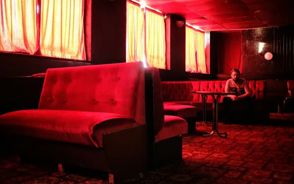 Voormalige eigenaar van swingersclub legt strikte regel uit waardoor leden direct werden buitengezet