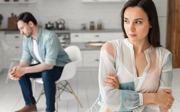 Joke (41) wil het graag eens met andere koppels doen, maar: "Nu vraagt mijn man plots het onmogelijke van me..."