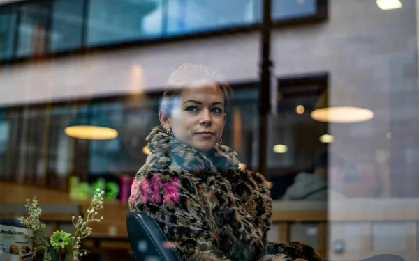 Waarom meer vrouwen zouden moeten vreemdgaan volgens Nikki (38): "Ik bedrieg mijn man al 12 jaar!"