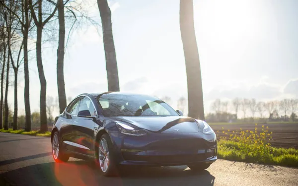 Tesla-rijder ontdekt geniale batterijhack: "Hij leverde energie terug in plaats van te verbruiken!"