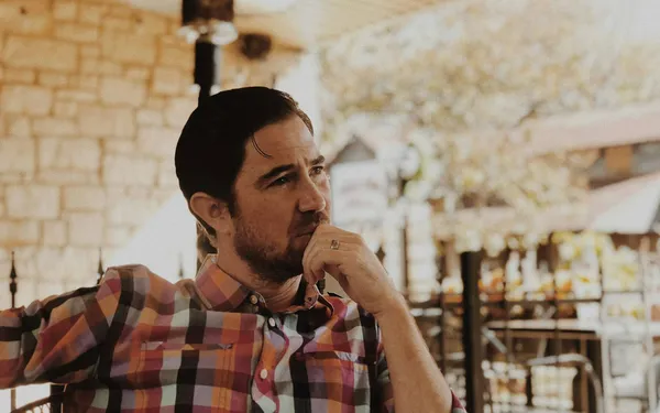 Ronny kan zijn vriendin niet meer meester: "Ze bespringt me constant en wil alleen maar van bil gaan!"