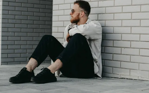 Timo (33) zit in zak en as sinds bevalling van zijn vriendin: "Ze wil niet meer van bil gaan, ik mag het zelfs met andere vrouwen doen..."