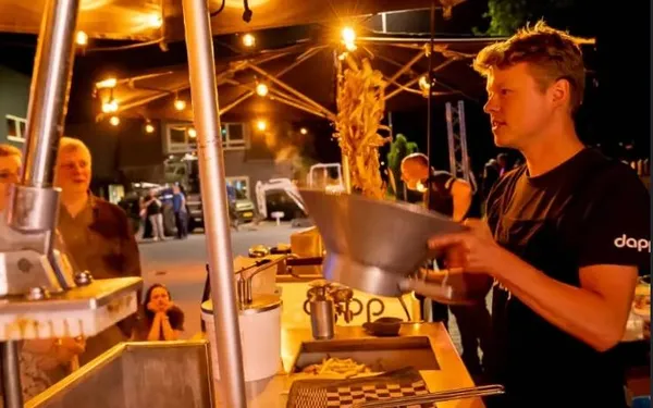 De emmer der vernedering loopt over: het wereldkampioenschap frieten bakken wordt gewonnen door... een Hollander!