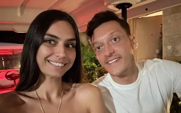 Fans in shock: zo ziet ex-topvoetballer Mesut Özil er nu uit – en je herkent hem écht niet meer!