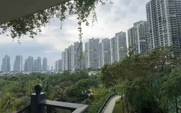 Binnenkijken in de ‘post-apocalyptische’ spookstad van 80 miljard euro, die de meningen wereldwijd verdeelt