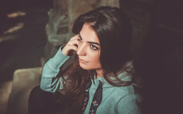 Sylia (28) vindt dat haar vriend te veel zeurt over zijn kleine 'pretstok': "Nu ben ik zelf iets beginnen doen waar ik niet trots op ben"