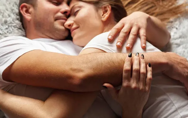 Vraag die iedereen denkt maar niemand stelt: dokter onthult hoeveel seks 'normaal' is voor een koppel