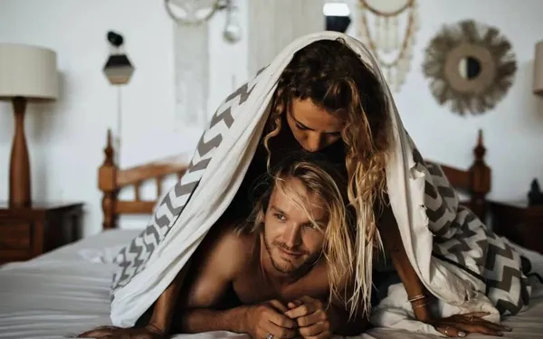 Verrassend simpel: zo gebruiken veel koppels de ‘Assepoester-regel’ voor meer passie in bed