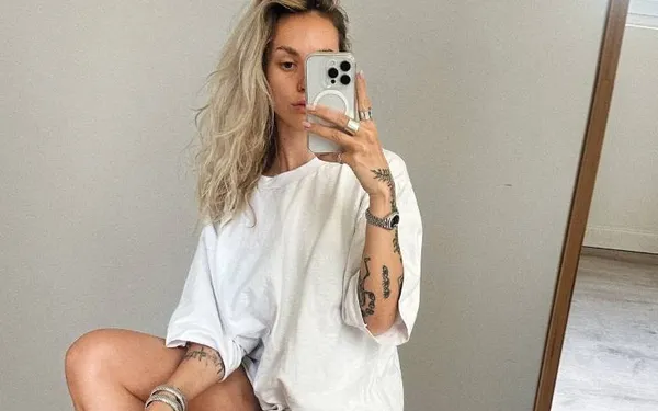 Het lichaam van Jitske Van de Veire is in 'wintermodus' gegaan en dat laat ze even (schaars gekleed) zien