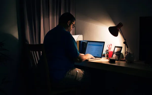 Jullie gingen in 2025 weer massaal op zoek naar 'volwassen filmpjes', en deze 3 categorieën waren het populairst...