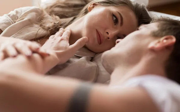 Onderzoek onthult hoe lang seks écht zou moeten duren, en wanneer het te lang wordt