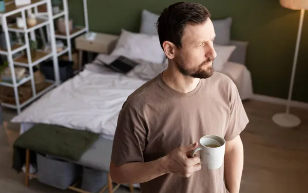 "Mijn hitsige buurvrouw wil met me spelen in haar jacuzzi. Ik zou wel willen, maar ben doodsbang van één ding..."