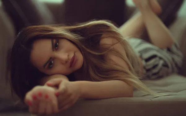 Vrouw onthult bizar 'intiem' probleem live op de radio, en de presentator weet even niet wat te zeggen