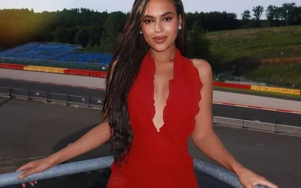 Kenza toont nog eens 'lichtjes' gekleed waarom ze één van de knapste Miss België-winnaressen van de laatste 10 jaar is (foto's)