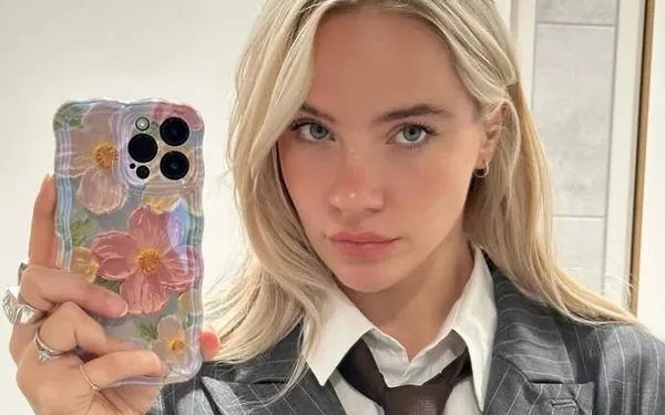 Juultje Tieleman toont nog eens in lingerie waarom alle Hollandse venten aan haar voeten liggen (foto's)