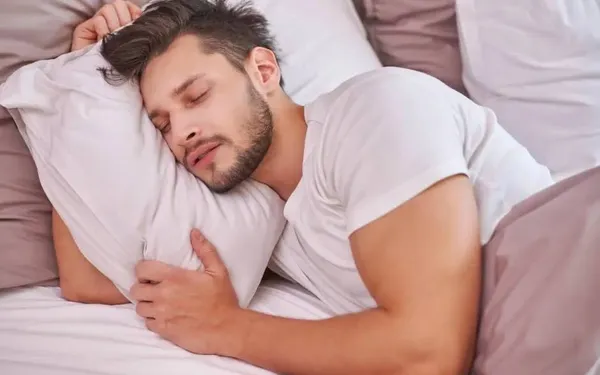 Experts waarschuwen: "Heb je vaak deze ‘pikante’ droom? Dan zegt dat veel over je relatie!"