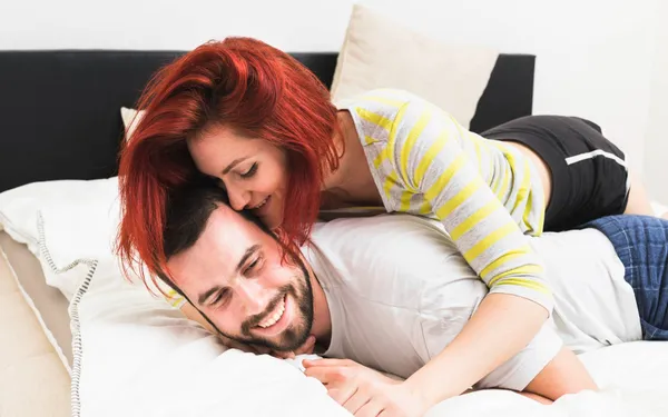 Relatie-expert onthult het exacte aantal keer seks per week dat koppels nodig hebben om 'verbonden' te blijven