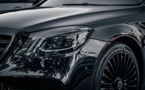 Kan het nog Belgischer? Mercedes-eigenaar kiest wel een heel opvallende nummerplaat