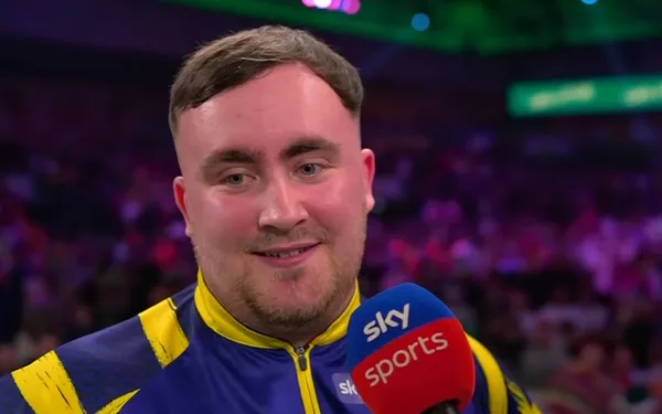 Luke Littler passeert wéér langs de kassa: dit waanzinnige bedrag ontvangt hij van een van zijn sponsors