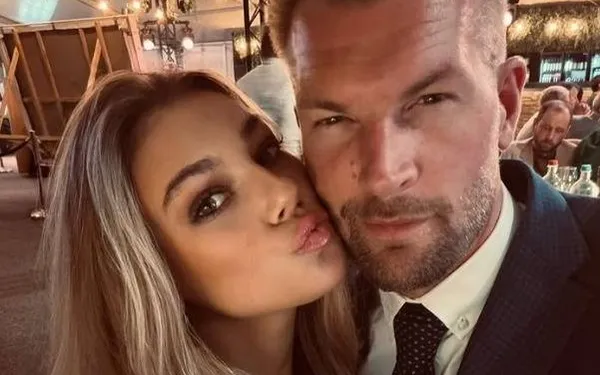 'RVG' scoort weer een (19 jaar jonger) nieuw lief. En hoe kunnen we ze beter introduceren dan met enkele snikhete kiekjes...