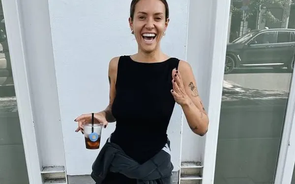 In de feestoutfit van Jitske Van de Veire zat iets meer 'peper' dan in die van de doorsnee Vlaming (foto's)