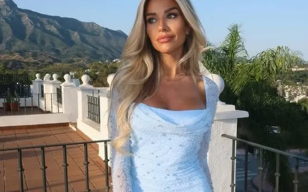 De hemelse Bo Praet kruipt in een weinig verhullend badpak... om nog maar eens te bewijzen dat ze een échte Vlaamse bom is