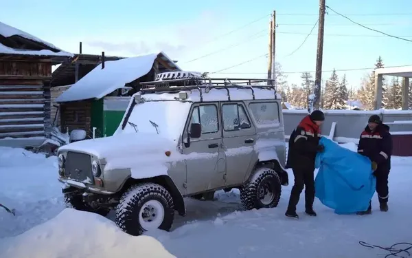 En jij vindt het al berekoud bij ons? Dit is krankzinnige 'proces' om auto te rijden in koudste stad op aarde bij -71 graden