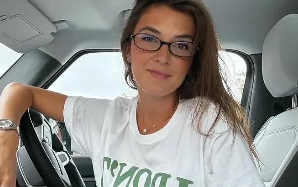 Jamie-Lee Six vertoeft op Gran Canaria en dan weet je hoe laat het is: tijd voor enkele geweldige bikinifoto's!