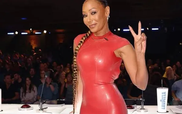 Spice Girl Mel B (50) schudt in bikini haar billetjes los en Instagram breekt net niet doormidden (video)