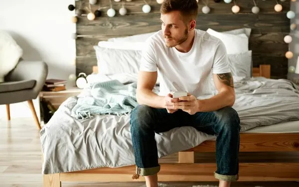 "Mijn vriendin zegt dat ik harder moet stoten in bed... Ik lijk soms wel een voorgeprogrammeerde seksrobot!"