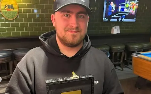 Luke Littler heeft nu al zijn WK-prijzengeld van 1 miljoen pond volledig uitgegeven. Dit heeft hij ermee gekocht...