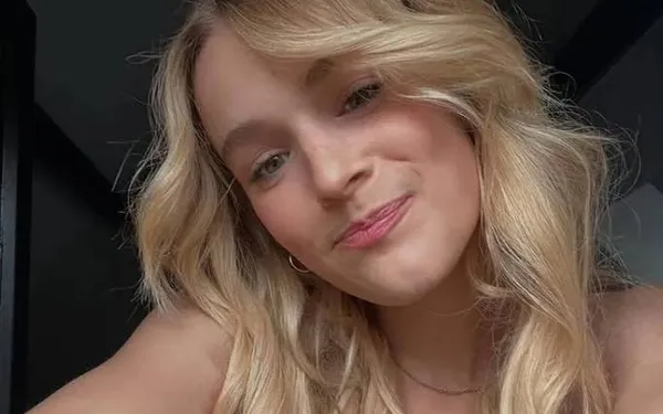 Vooraan staan bij een optreden van Pommelien Thijs is allesbehalve een straf... Zeker niet als ze maar 'half gekleed' voor de dag komt!