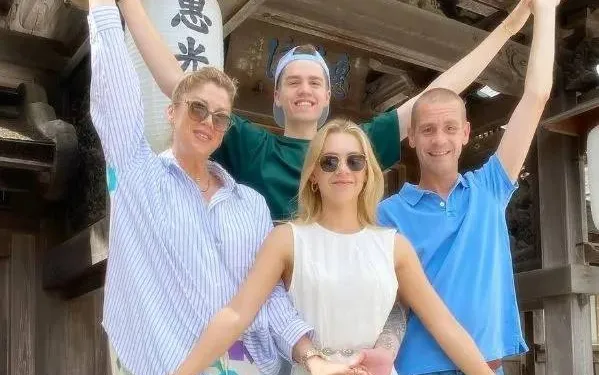 Kelly Pfaff over billenmannen, borstenmannen en wat Shania en Kenji vertellen over hun 'bedavonturen': "Aan de toog mag dat wel!?"