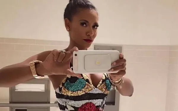 De doorschijnende outfit van Spice Girl Mel B valt in de smaak bij haar fans: "Wat een tijger!"
