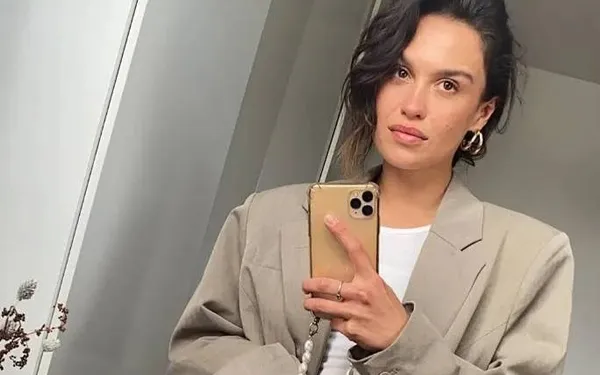 Love Island-presentatrice Holy Mae Brood toont haar fenomenale lingeriebody in Hunkemöller-shoot