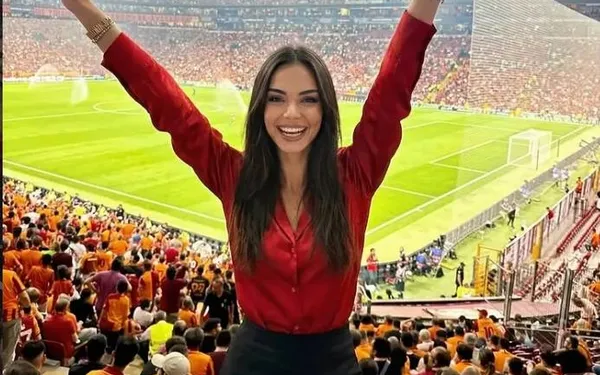 Deze bloedhete voetbalpresentatrice is de nieuwe natte droom van veel mannen... maar meer dan dat zal het ook niet worden