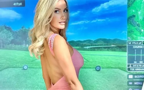Jawadde! Golfbabe Paige Spiranac duwt haar 'golfballen' nog eens onder onze neus (foto's)