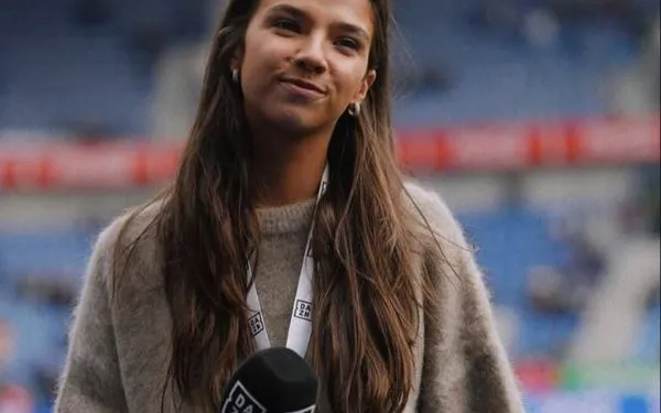 Fleau Paulussen is de rijzende ster van DAZN, en ook in bikini presteert ze op wereldniveau (foto's)