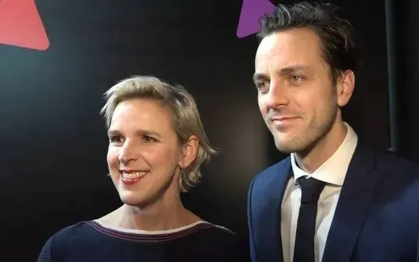 Guga Baúl opvallend eerlijk over relatie met Tine Embrechts: "Leeftijdsverschil? Nee, er is iets anders waar ik bang voor ben"