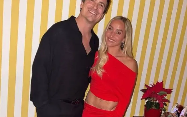 Gill, de vriendin van Niels Destadsbader, schudt nog eens duchtig alles los en dat levert fascinerende beelden op