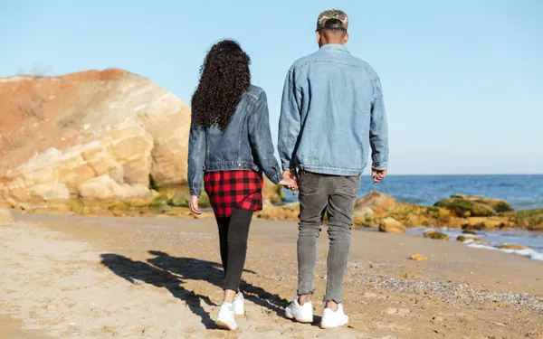 Steeds meer mensen komen uit de kast als 'tolyamoreus' (en wij zijn een beetje in de war)