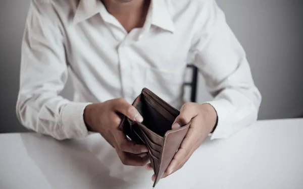 Expert schetst somber beeld: zo gaan Belgen de oorlog in het Midden-Oosten voelen in hun portemonnee