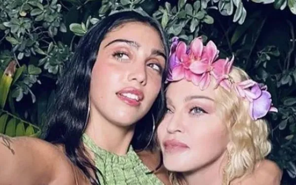 Dochter van Madonna pakt uit met doorschijnende outfit... en je ziet werkelijk alles (foto's)