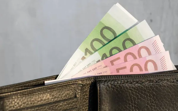 En voor de Vlamingen 'la même chose'? Niks van: zoveel verschillen de lonen in Vlaanderen en Wallonië!