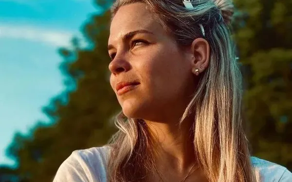 Klaasje Meijer blaast 31 kaarsjes uit... Tijd voor een feestje met enkele van haar heetste bikinifoto's!