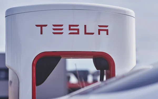 De onthulling die elke EV-eigenaar schokt: het kostenverschil tussen thuis opladen en Superchargen