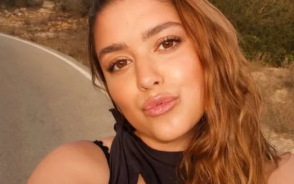 Daarmee gaat haar babe-gehalte weer met een ruk de hoogte in: Zita Wauters poseert in een 'spannend' fitnesspakje!