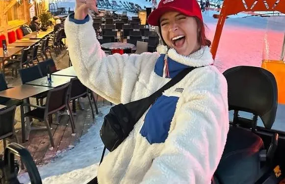 Jamie-Lee Six gooide levensstijl helemaal om... en trekt bikini aan om de impact op haar lichaam te tonen (foto's)